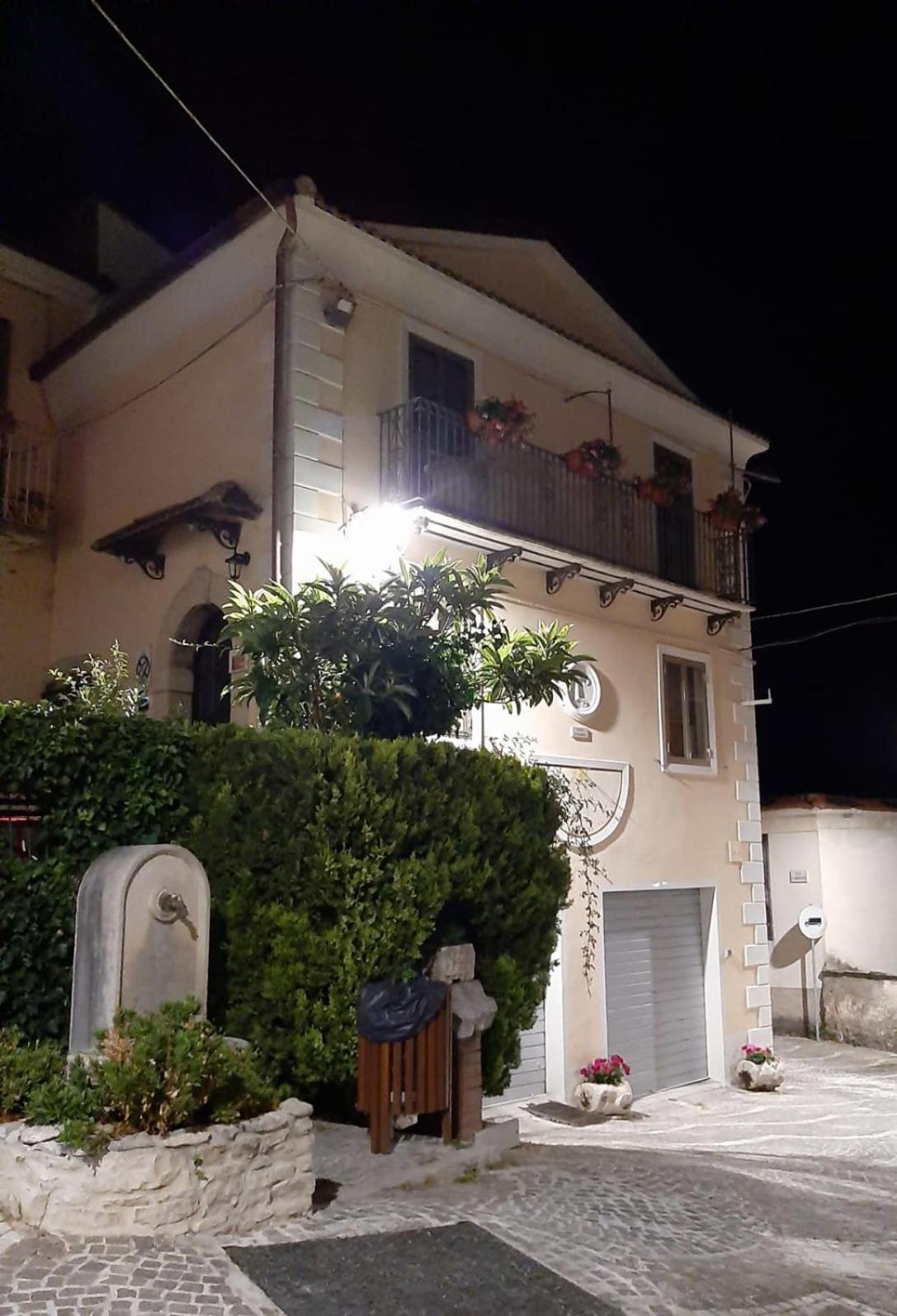 Meridiana Santa Maria del Molise Bagian luar foto