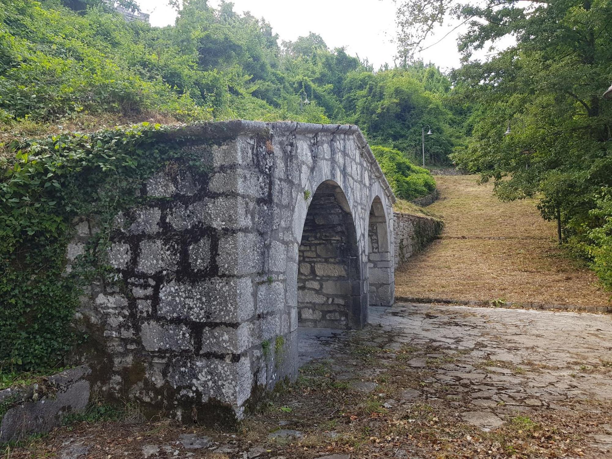 Meridiana Santa Maria del Molise Bagian luar foto